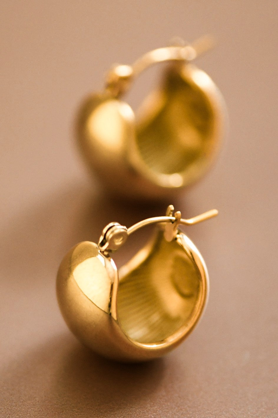 Taylor 18K Hoop Earrings