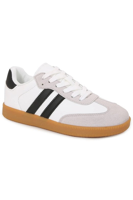 Lisa Black and White Sneakers