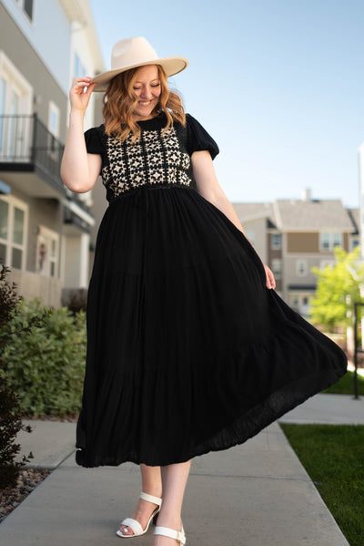 Short sleeve black dress with pockets