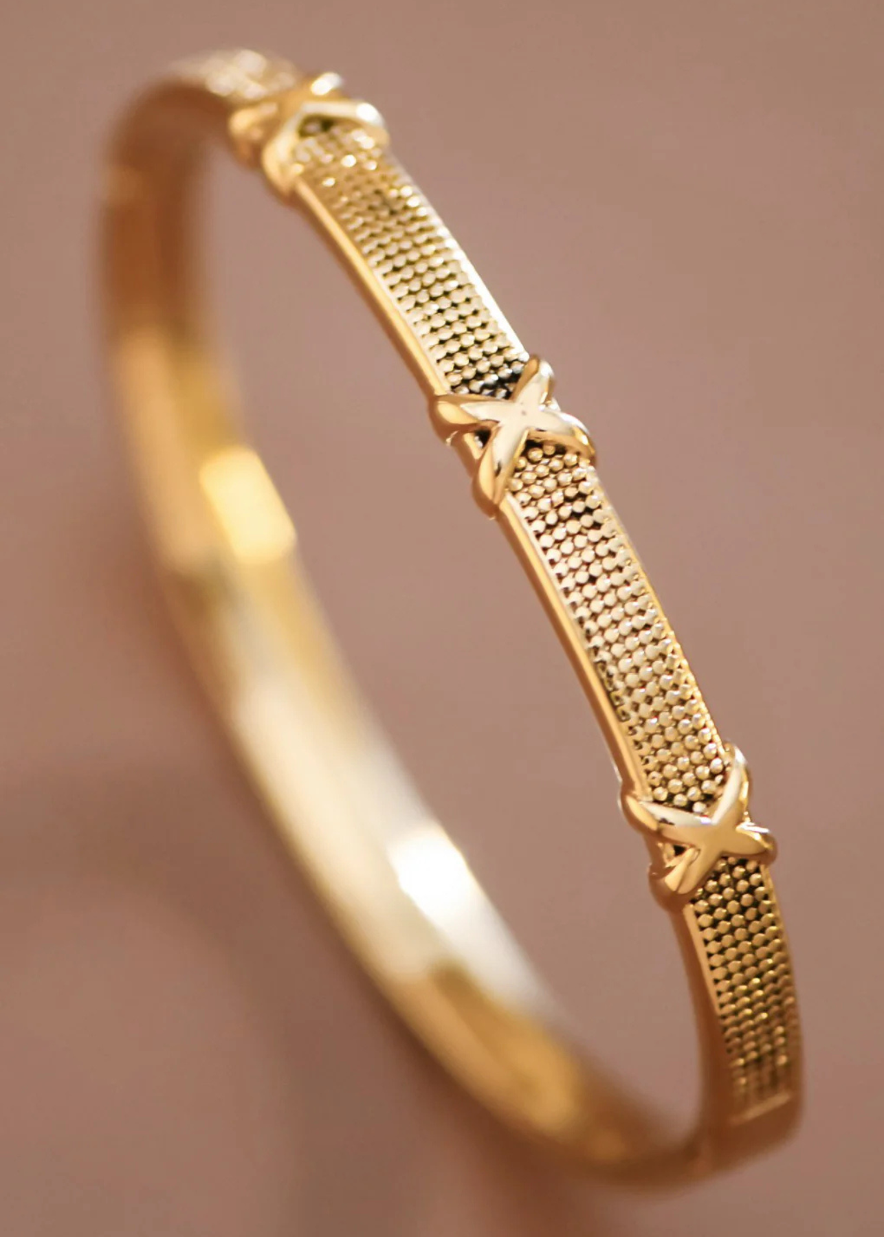 18K patterned bangle bracelet