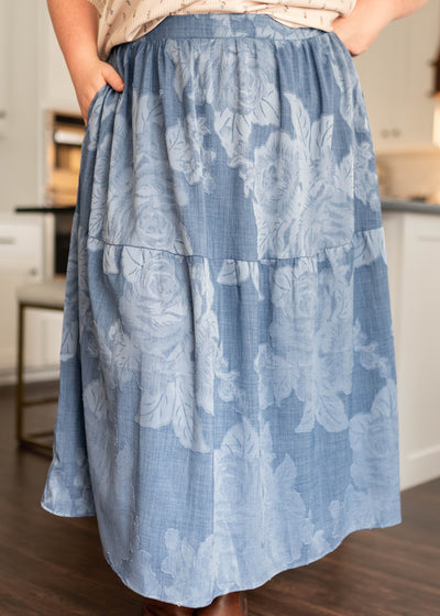 Floral chambray tiered skirt with pockets in plus size