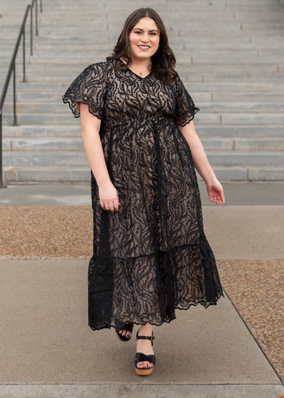 V-neck plus size lace black dress with ruffle at the hem