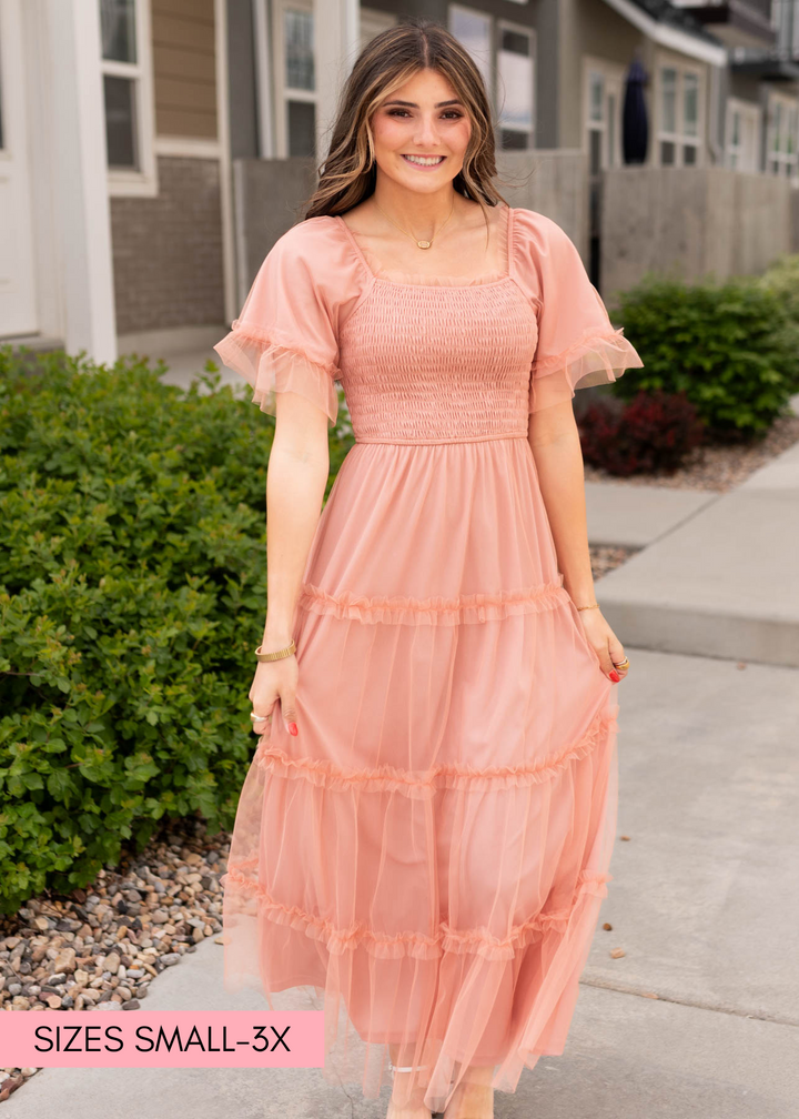 r*e様 【Apolina】Penelope Dress - Pink Sand Anneli Coral Pink Smocked Midi Dress Polagram – Lena Layne