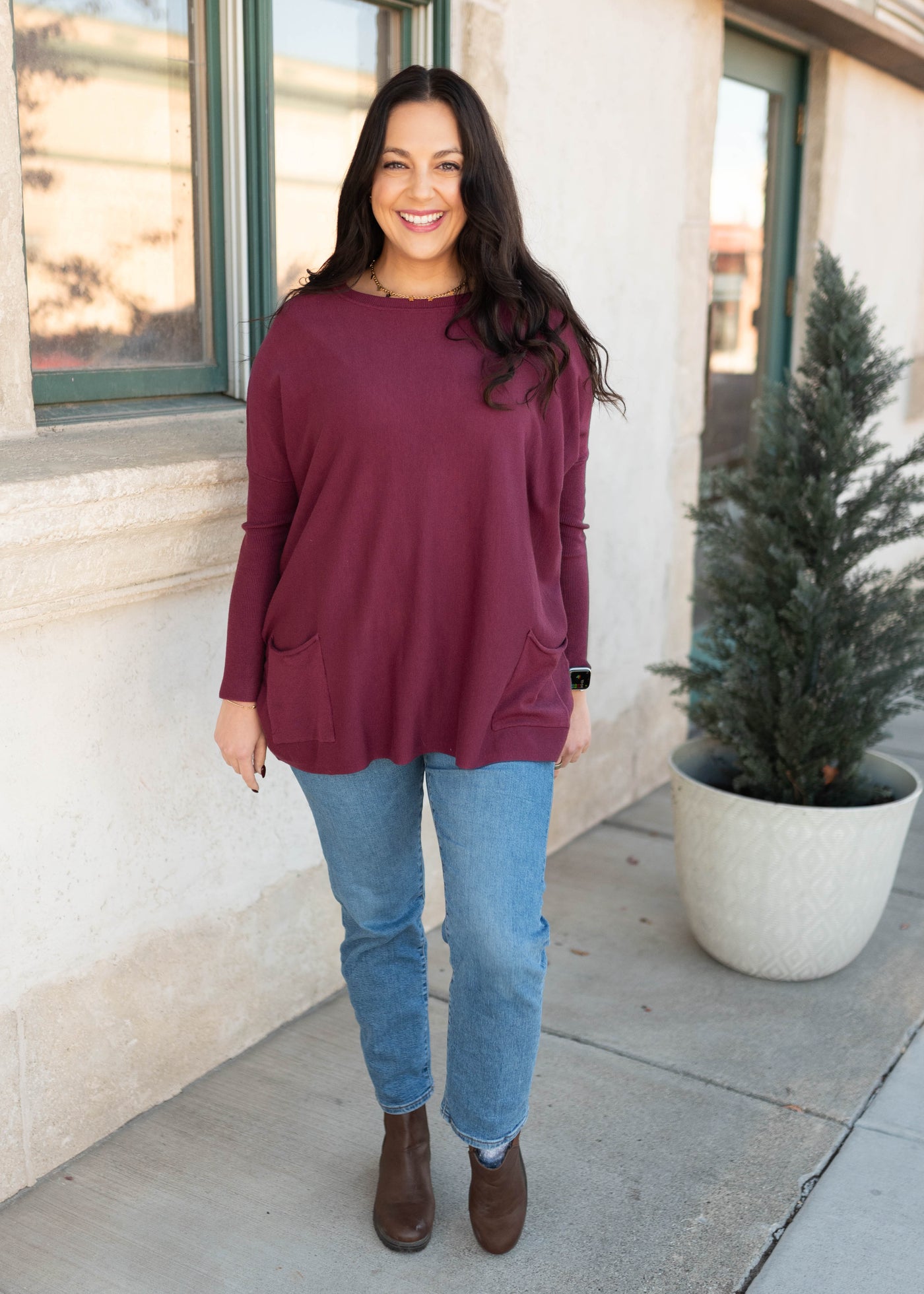 Oversized burgundy pcoket sweater with long sleeves