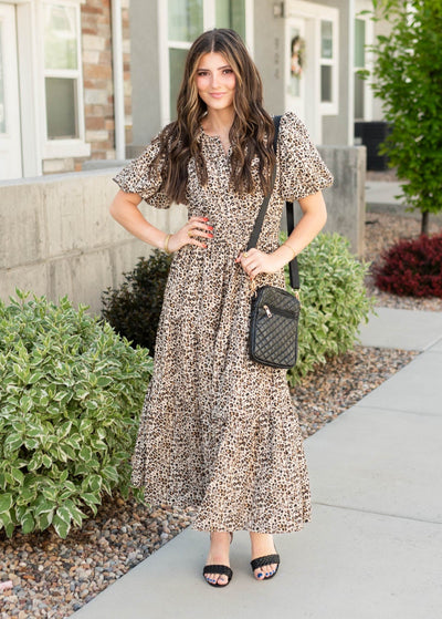 Leopard print dress with short sleeves