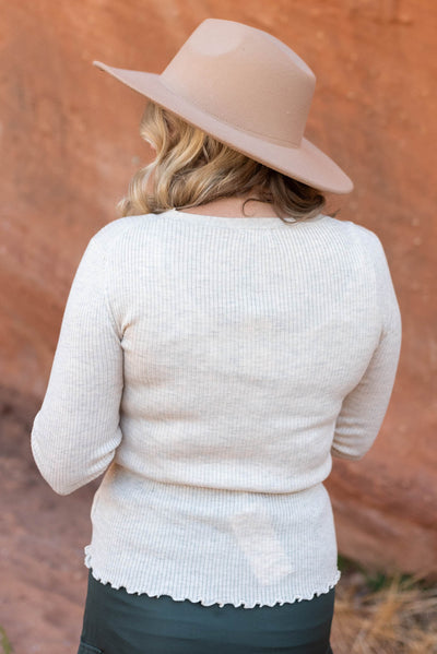 Back view of a oatmeal top