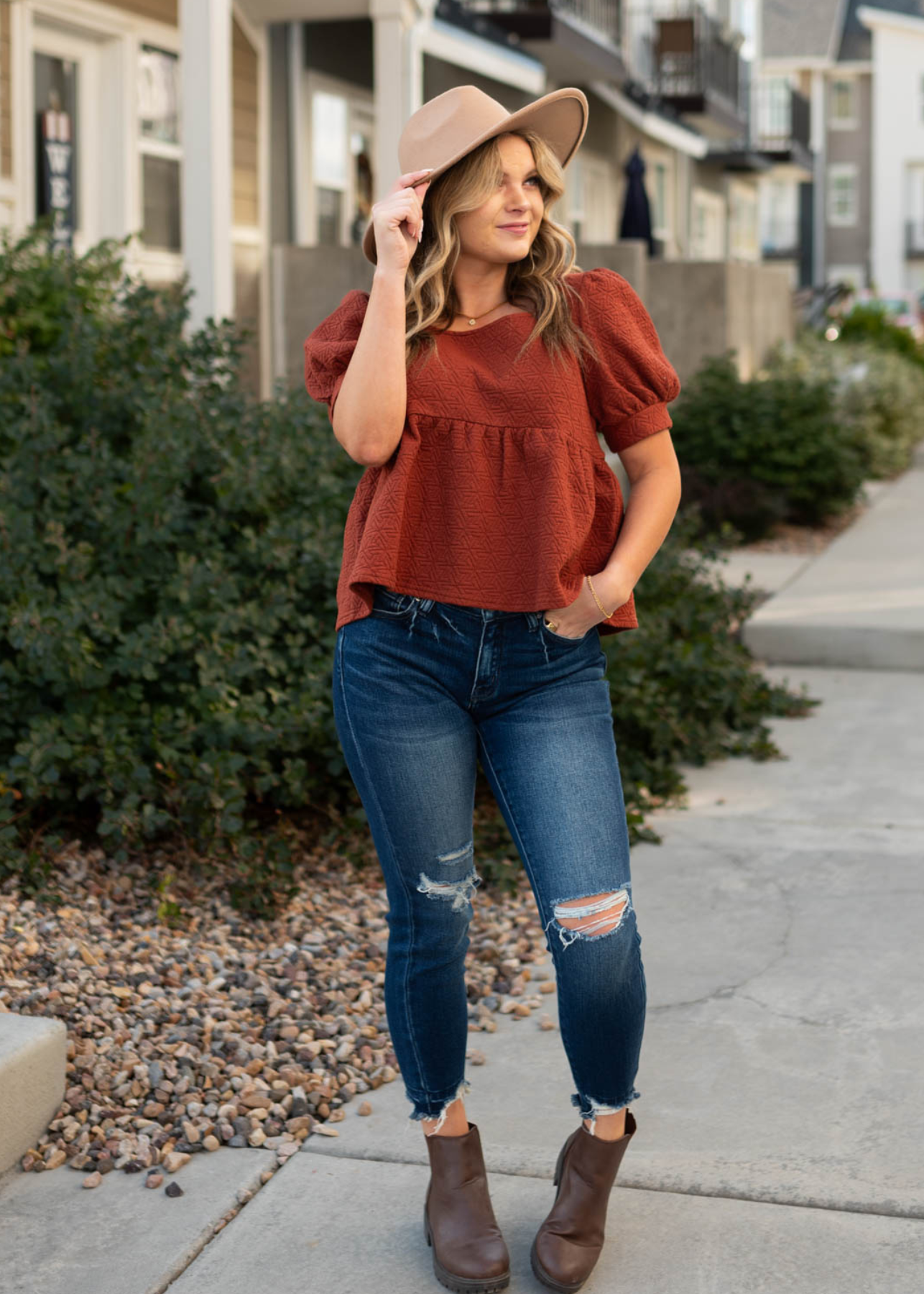 Auburn tiered shirt with short sleeves