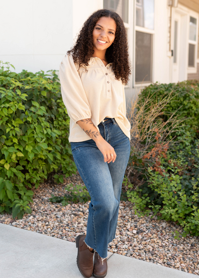 Natural collared top