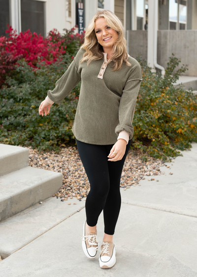 Olive rib button top