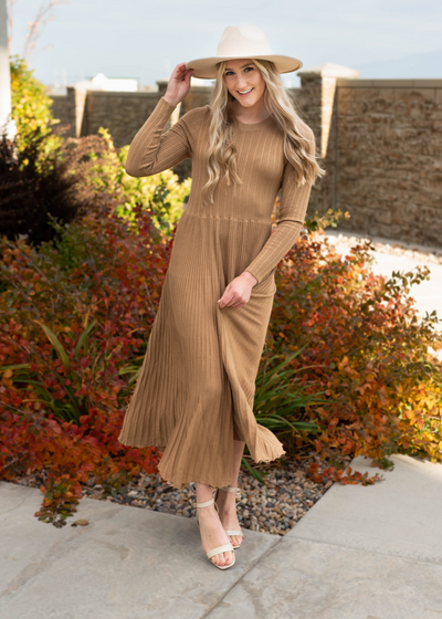 Latte pleated dress