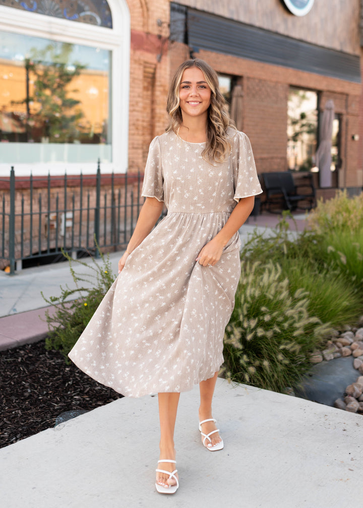 light brown midi dress Dylan & White Patterned – Lena Layne Not lined and does Light Blue Floral Jacquard Net Overlay color:Heather Grey