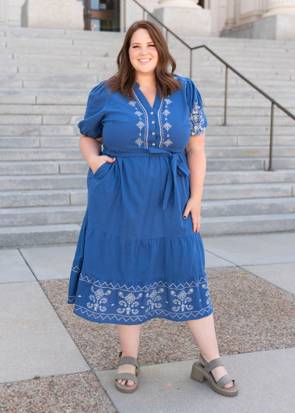 Blue embroidered dress with pockets in plus size