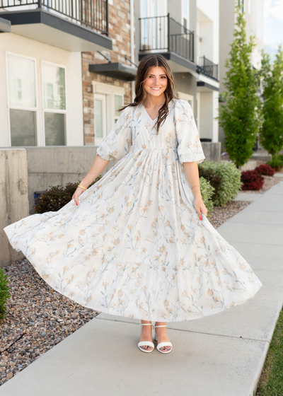 Short sleeve cream flower dress