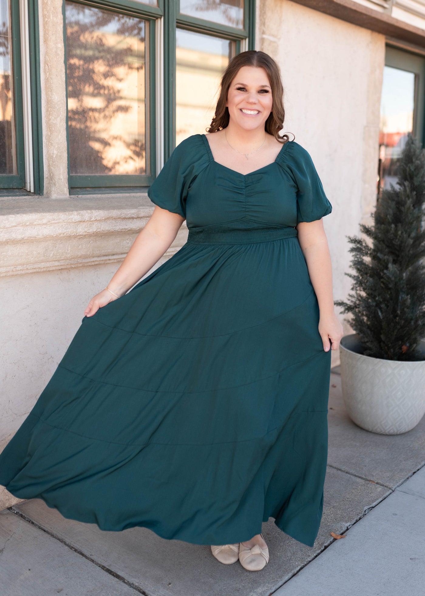 Short sleeve maxi length green smocked dress in plus size with short sleeve 