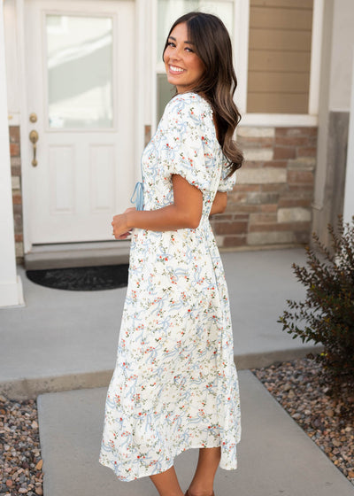 Side view of the white ribbon pattern dress