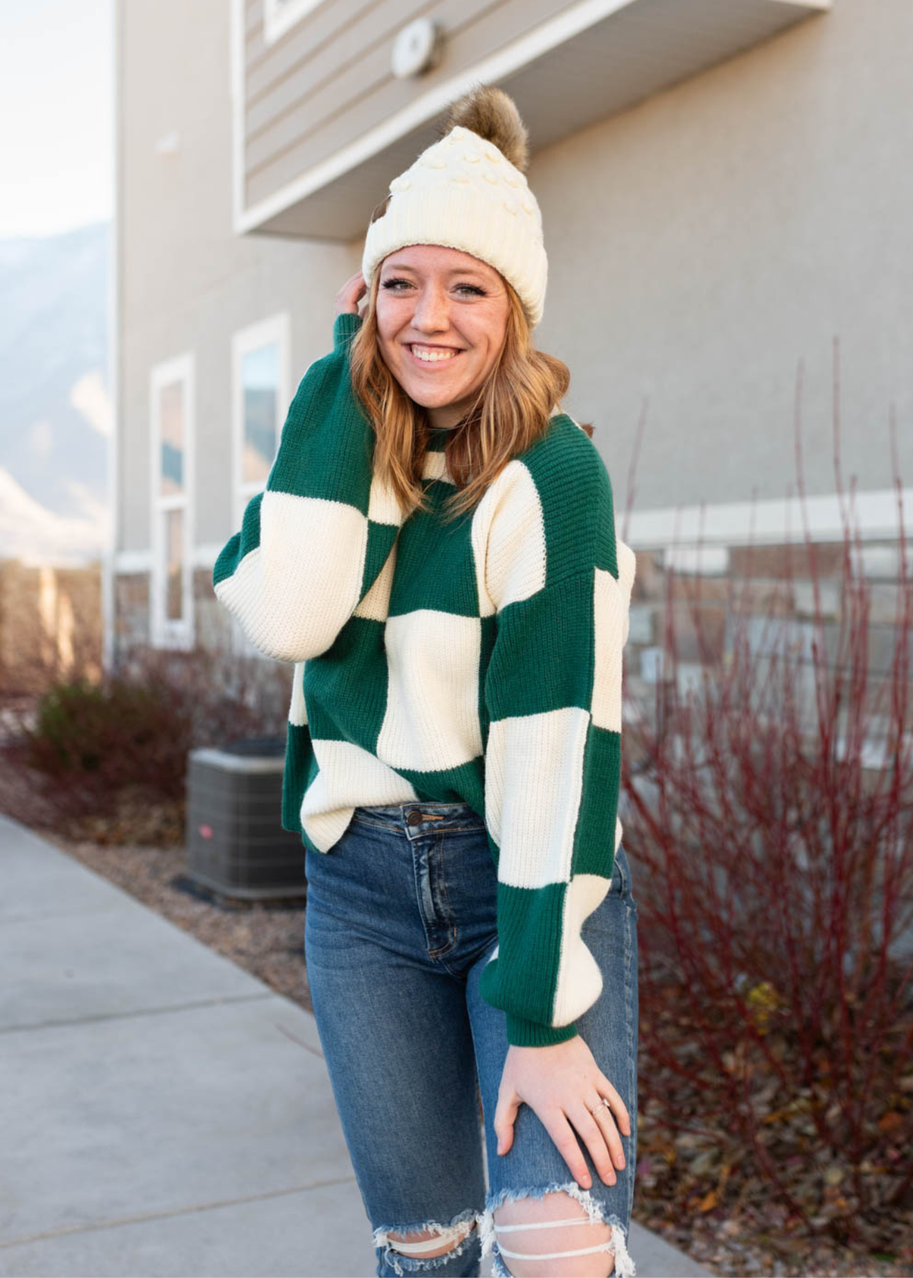 Checkered pattern long sleeve hunter green sweater