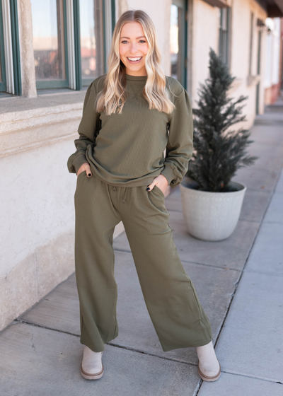 Olive texutred pllover with long sleeves