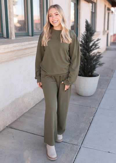 Long sleeve olive texutred pullover