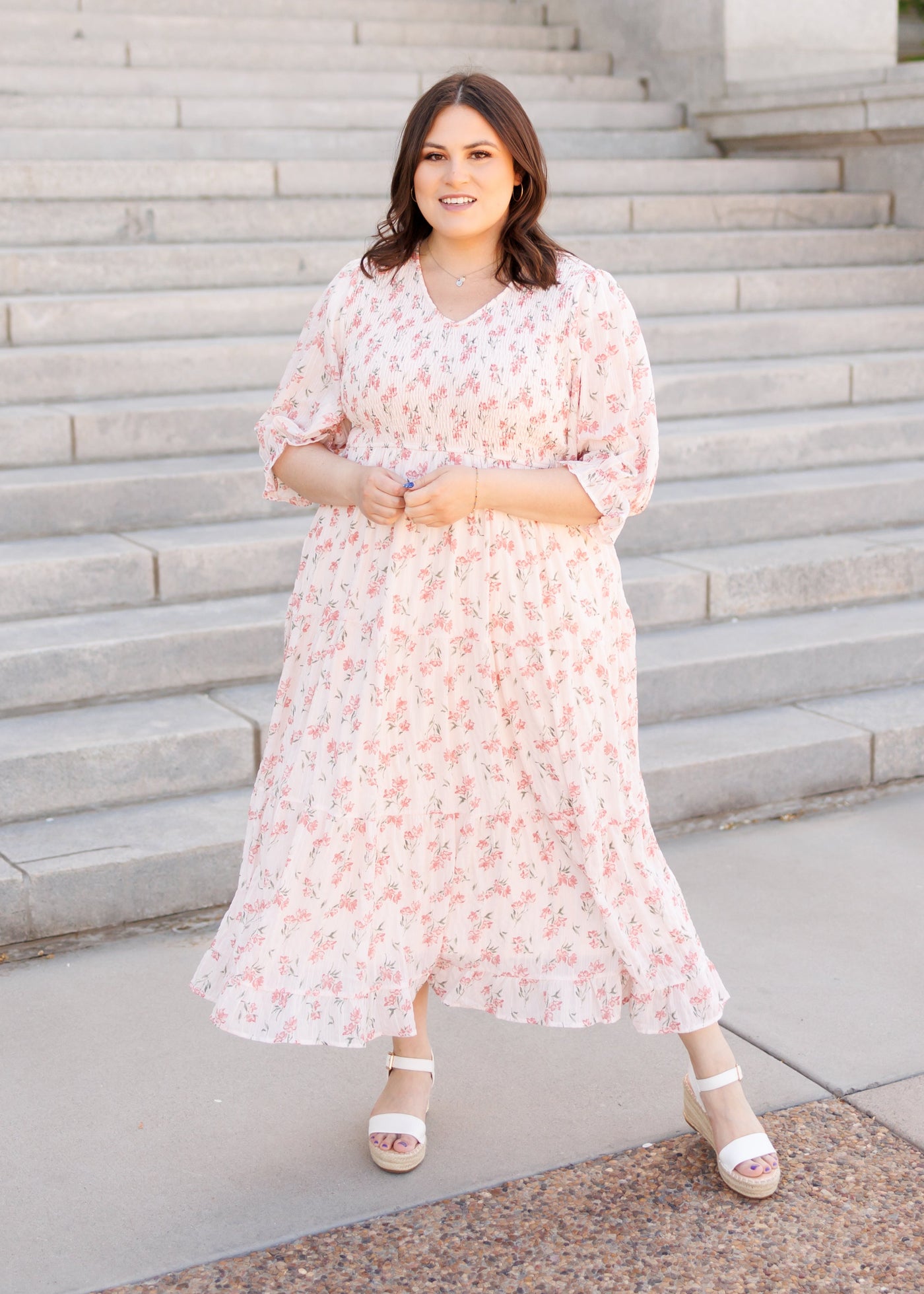 Short sleeve pink flroal tiered dress in plus size