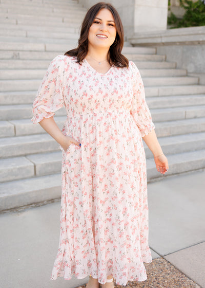 Short sleeve plus size pink floral tiered dress with pockets