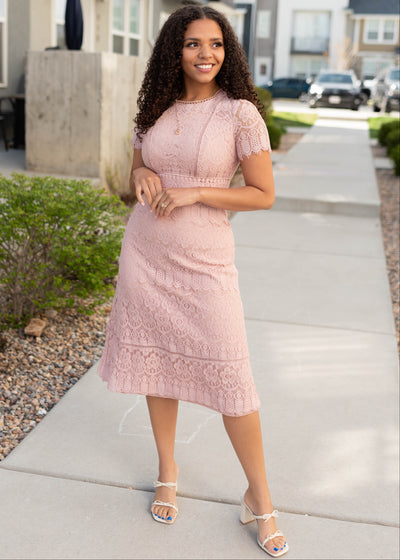 Fitted dusty pink lace dress