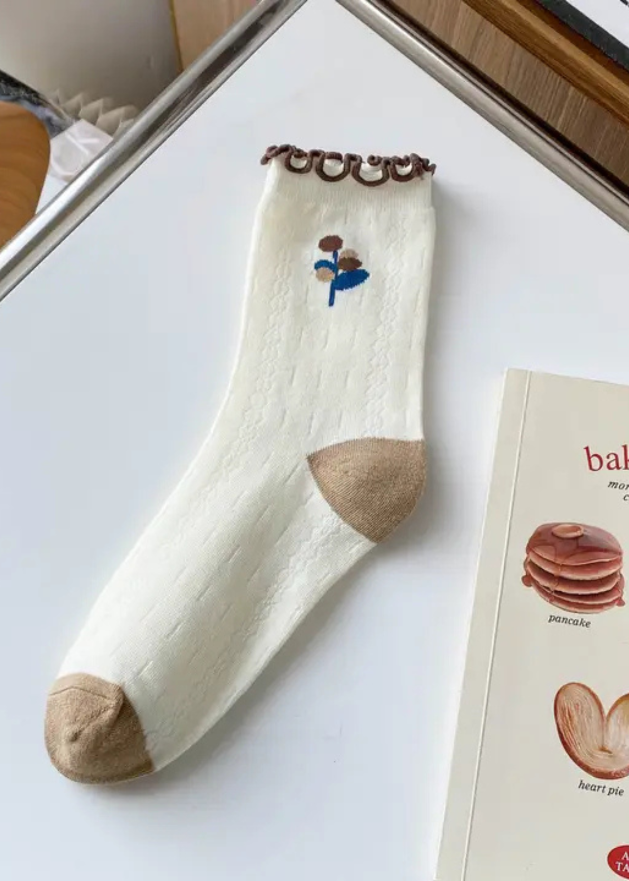 Cream floral mid-calf socks