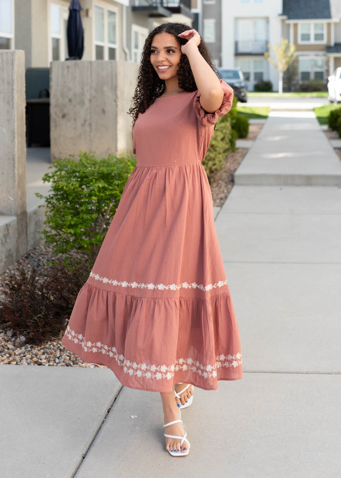 Dark rose embroidered dress with short sleeves