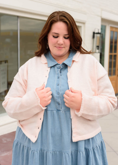 Button up light pink cardigan with collar in plus size