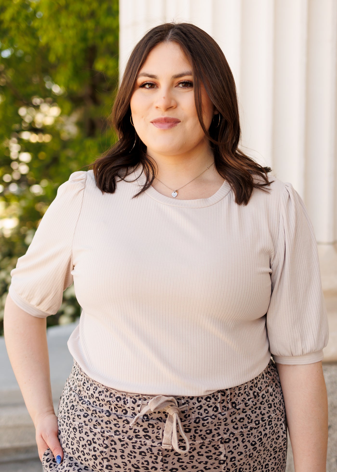 Basic oatmeal top in plus size with short sleeves