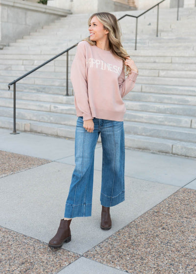 Happiness blush sweater with cream lettering