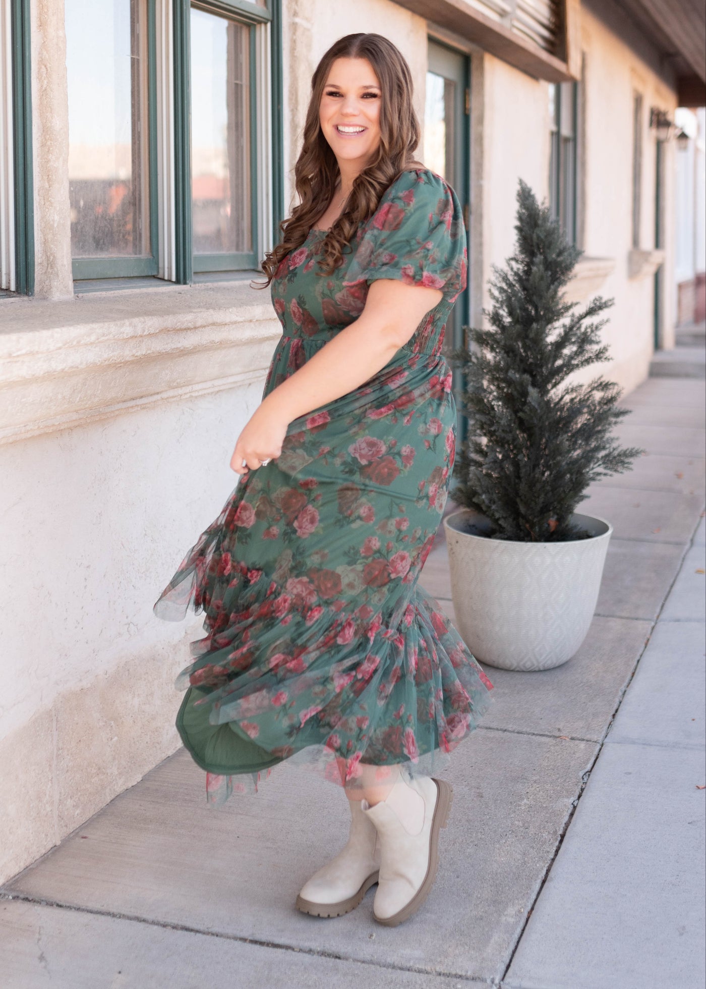 Plus size green tulle dress with short sleeves