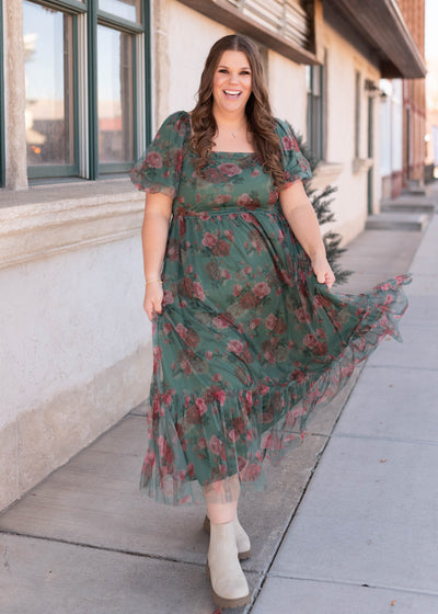 Square neck floral green tulle dress in plus size