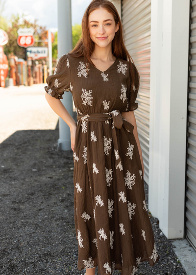 Chocolate dress with short sleeves