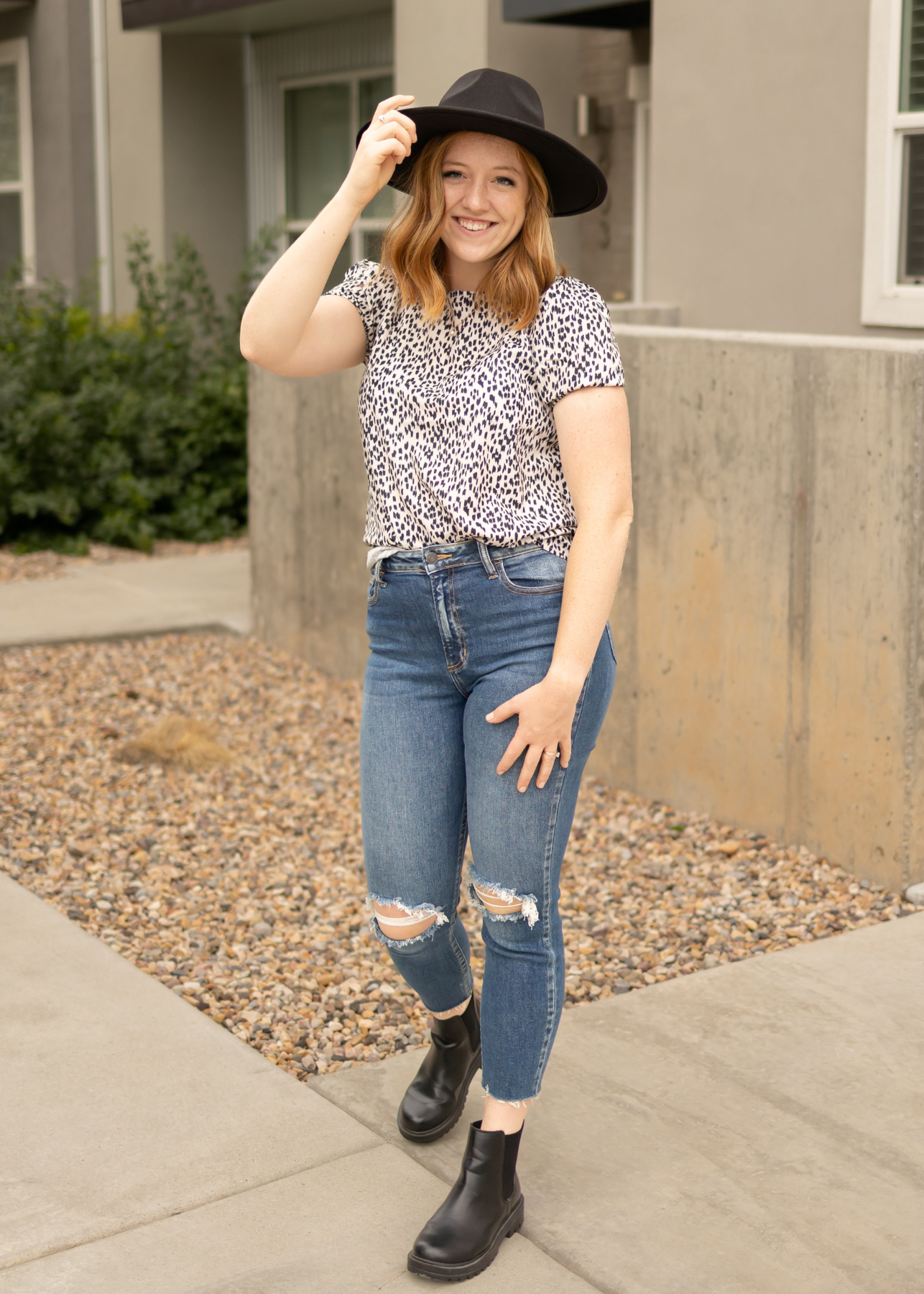 Short sleeve ivory top