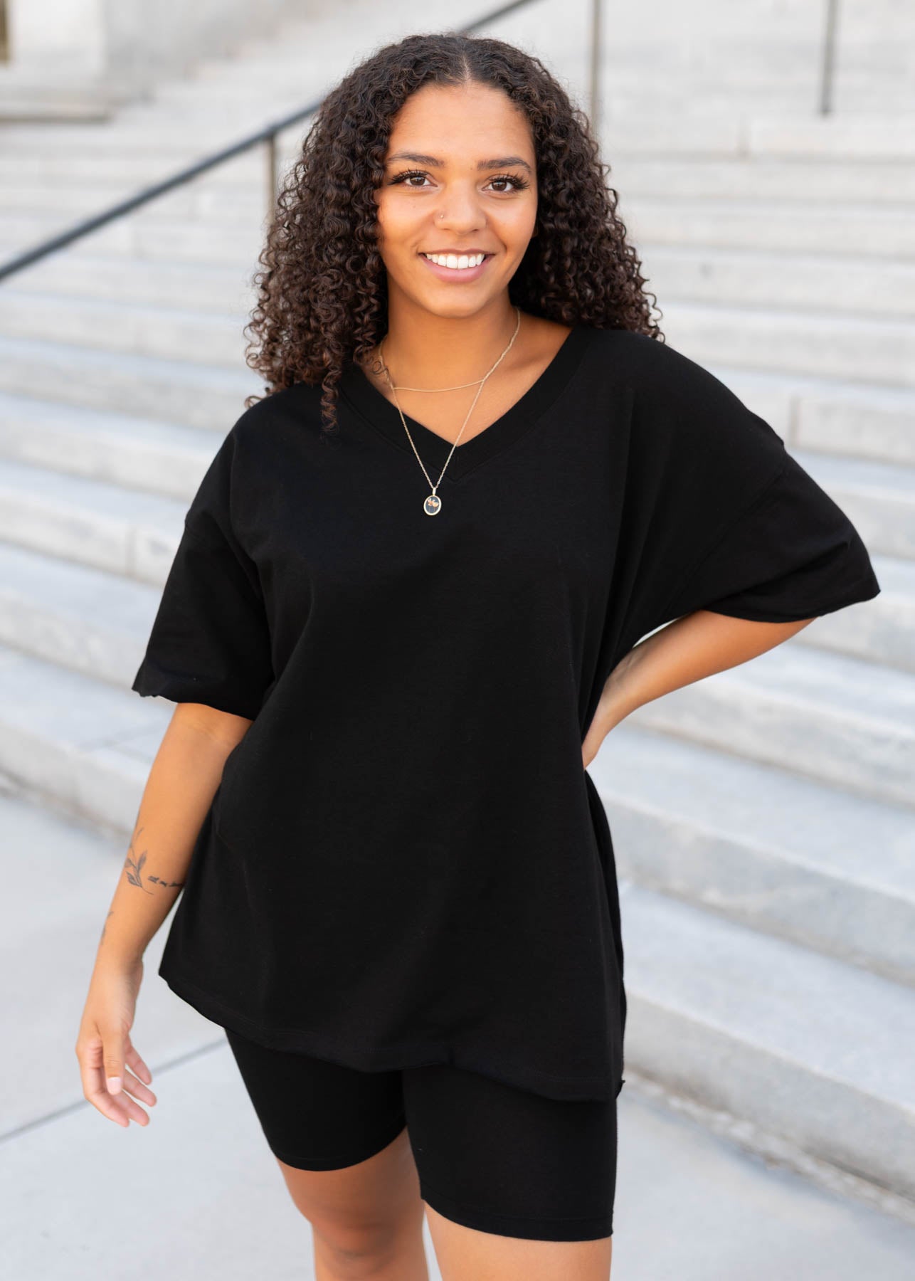 Short sleeve tee with the black set