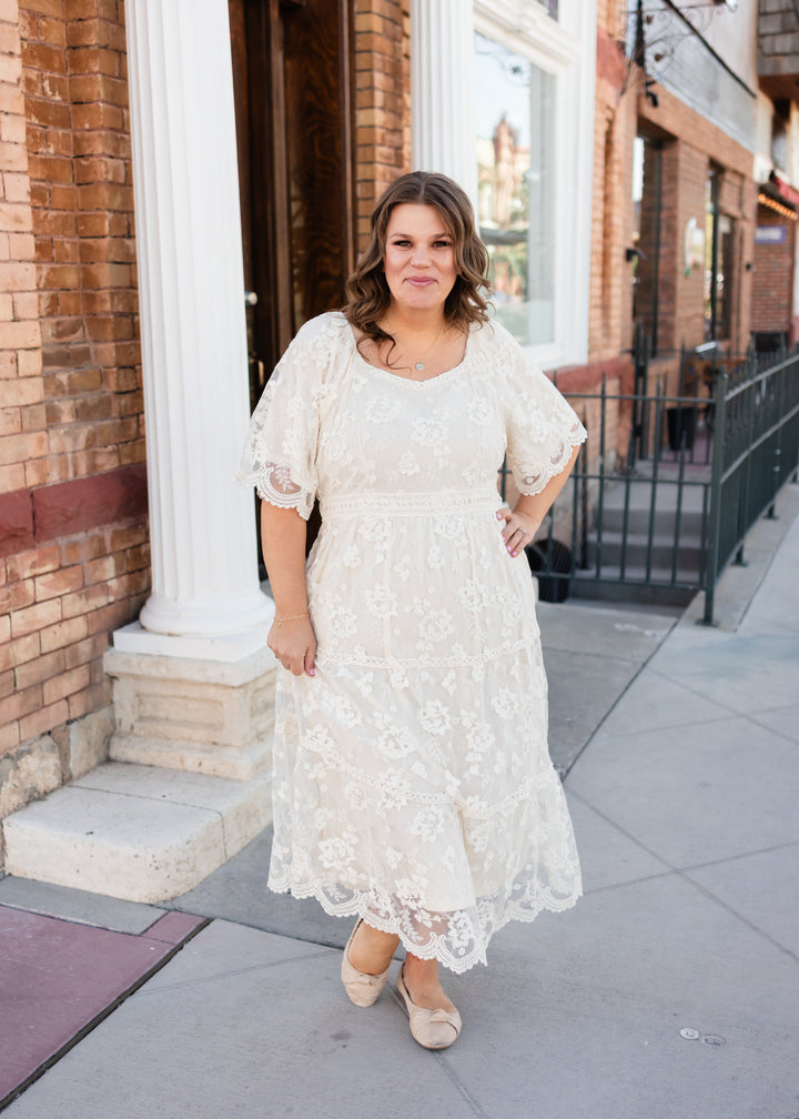 Jocelyn Cream Short Sleeve Lace Midi Dress – Lena Layne Jocelyn Cream Short Sleeve Lace Midi Dress – Lena Layne
