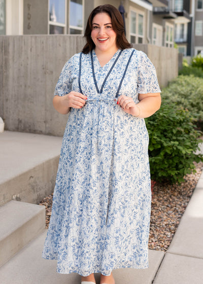Blue floral dress in plus size