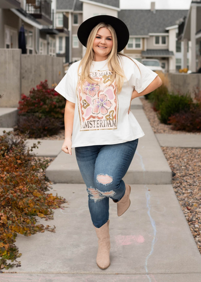 Plus size flower market t-shirt with short sleeves