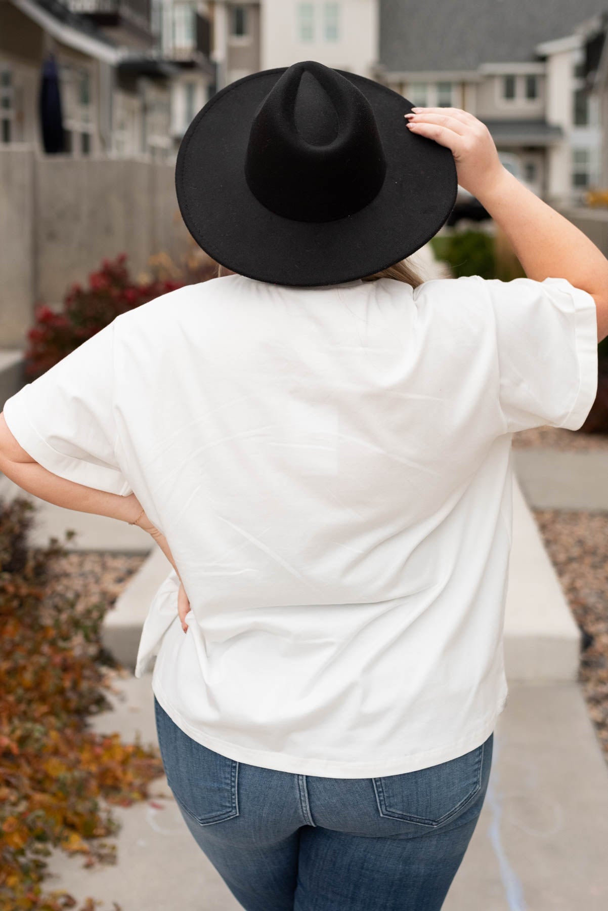 Back view of the plus size flower market t-shirt