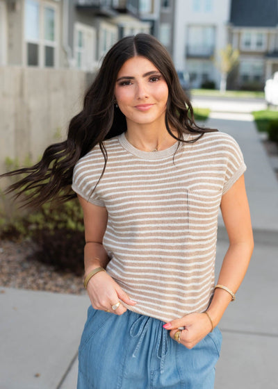 Short drop sleeve light borwn striped knitted top