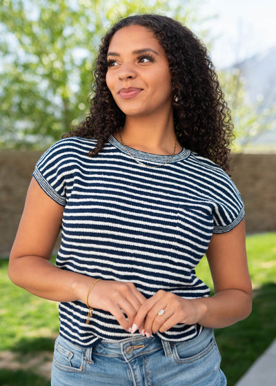 Short sleeve navy striped knitted top