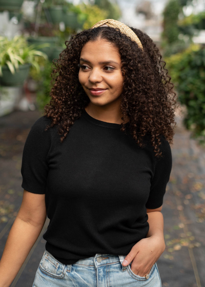 Short sleeve black top