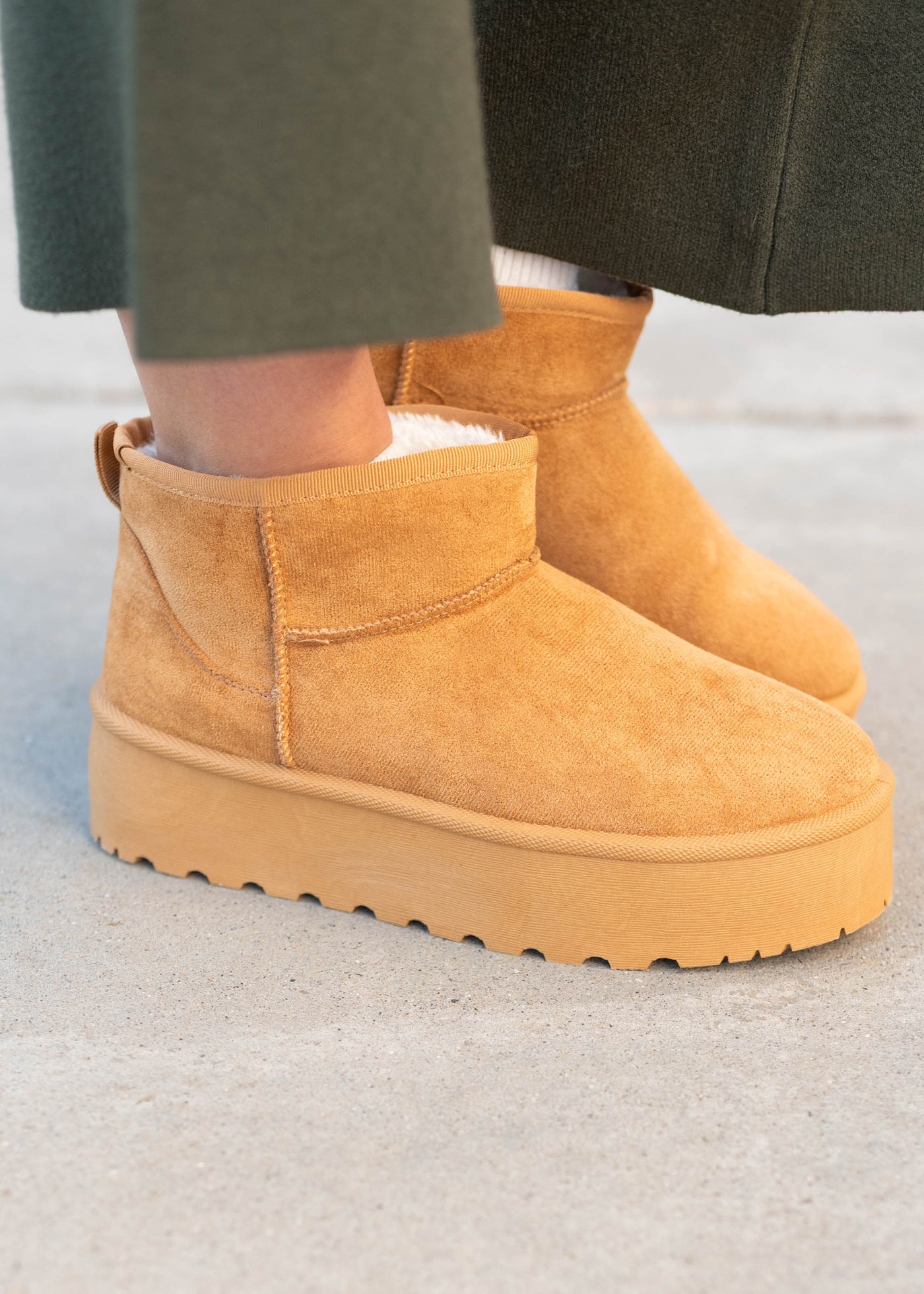 Camel platform mini boots