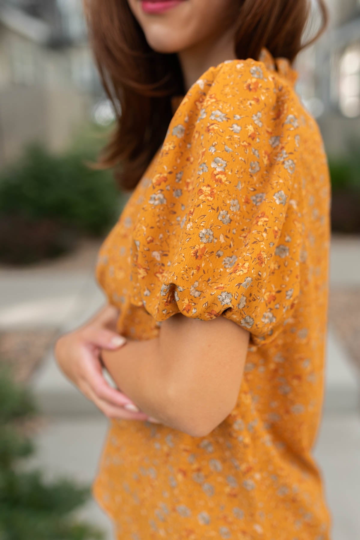 Side view of a mustard top