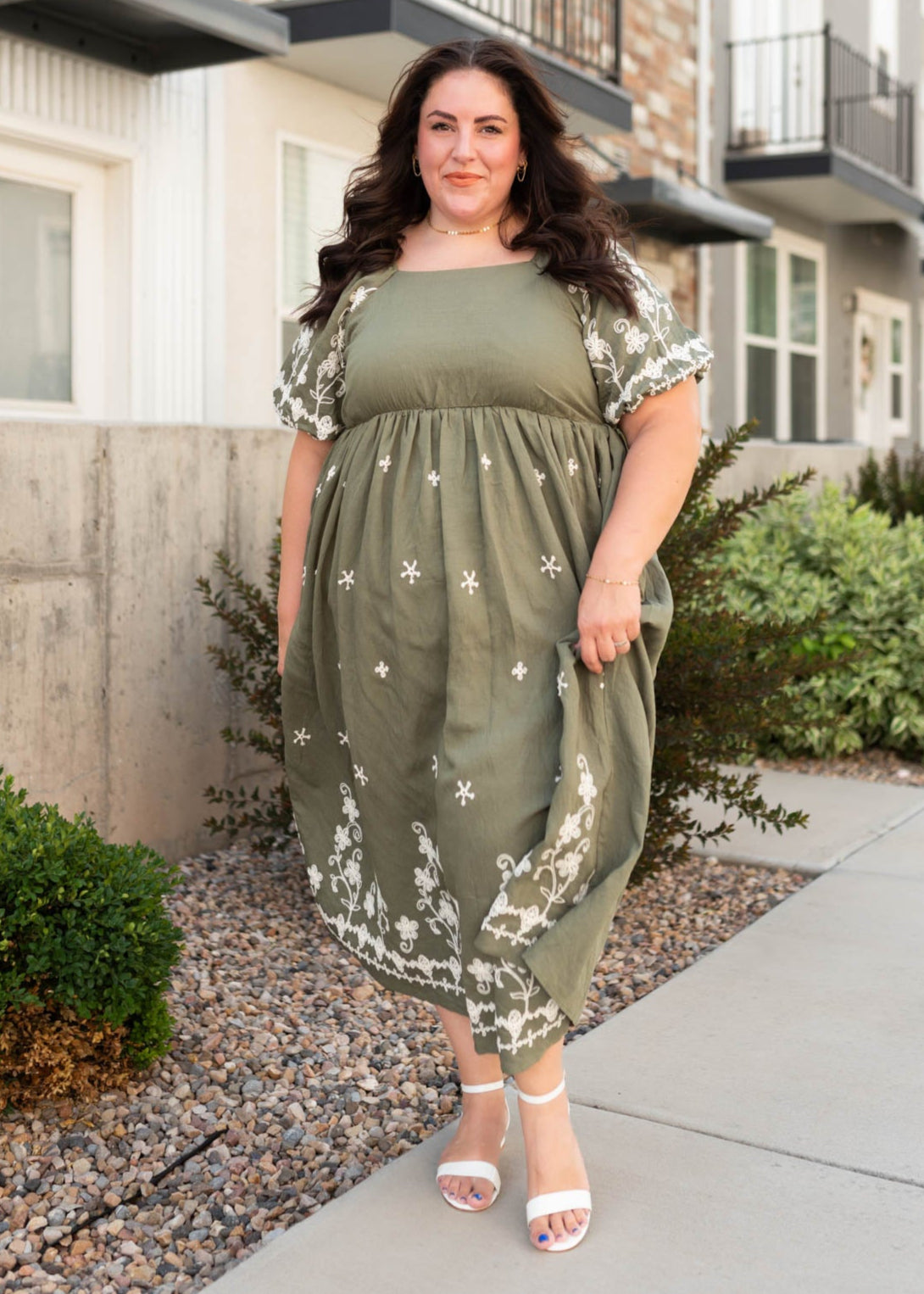 Short sleeve modest florest green embroidered dress in plus size