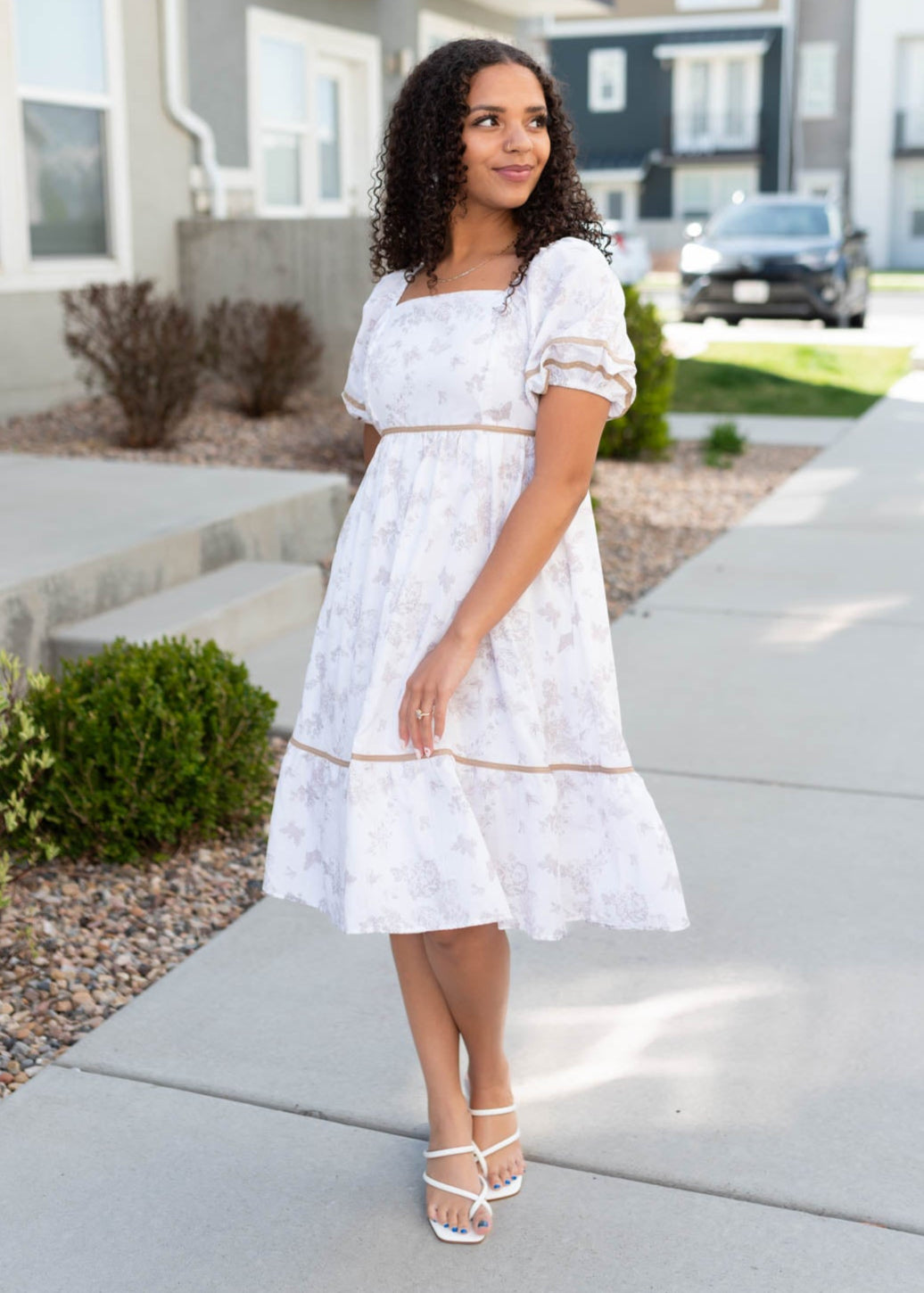 Natural floral dress with short sleeves