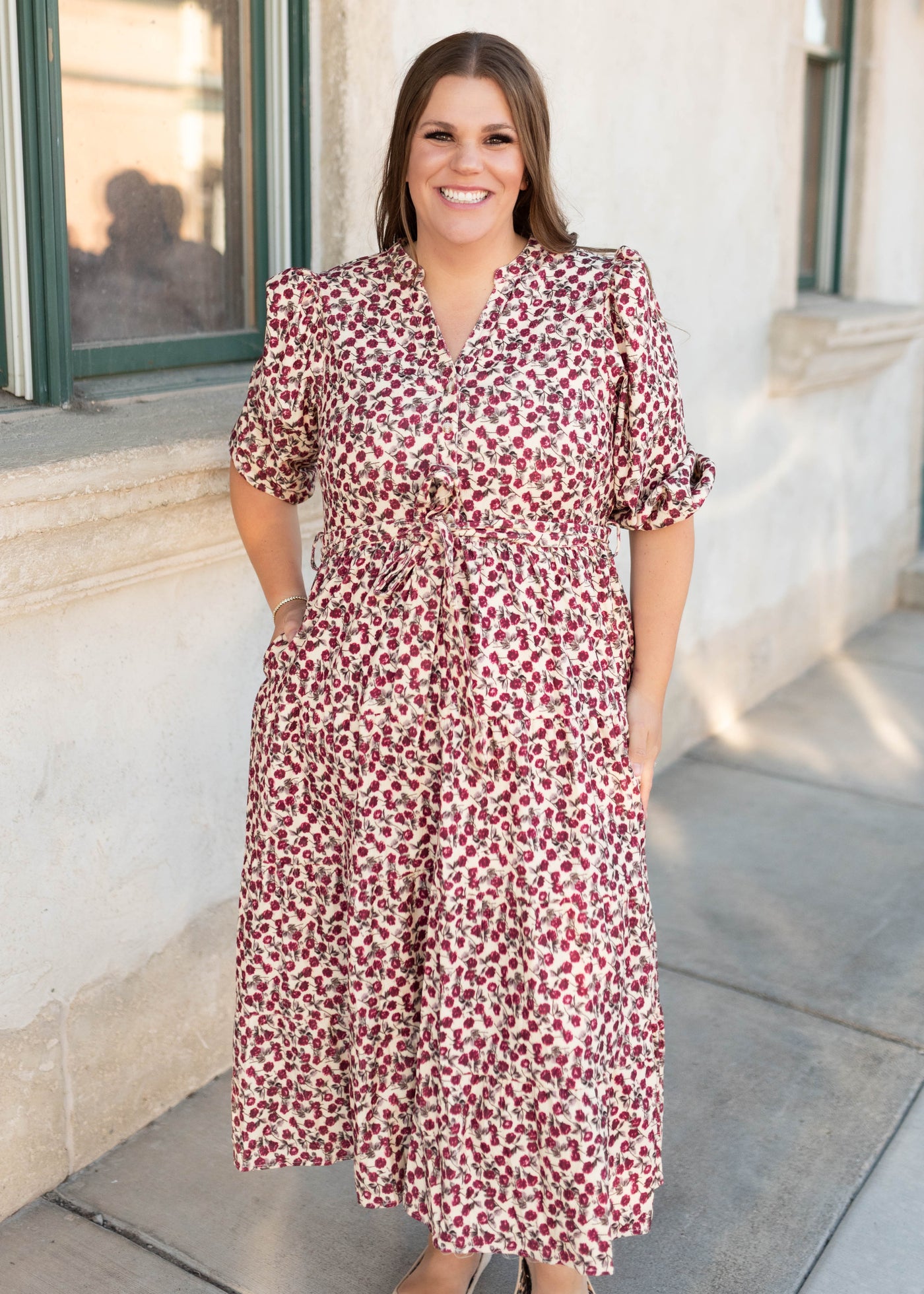 Plus size short sleeve burgundy floral dress with pockets