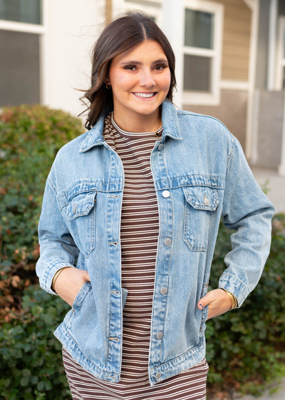 Long sleeve denim oversized jacket with pockets