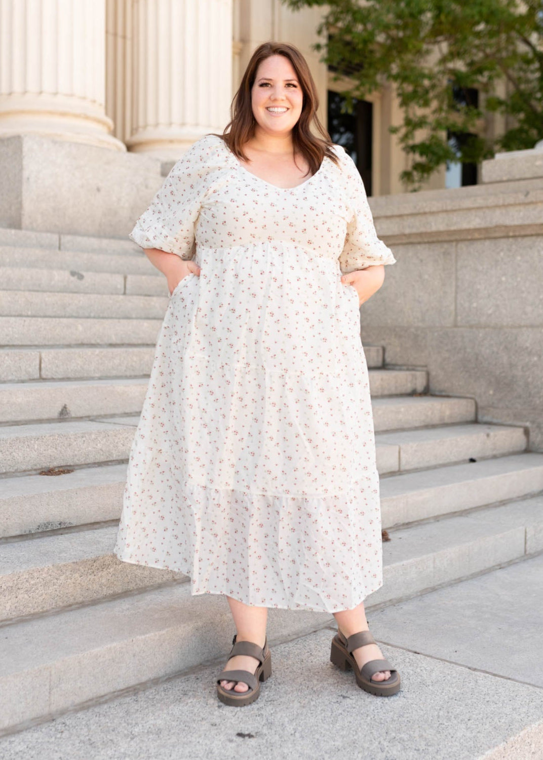 Ivory floral dress with pockets and short sleeves