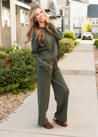 Sweater forest green pants with pockets